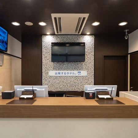 Toyoko Inn Tokyo Eki Yaesu Kita Guchi Экстерьер фото