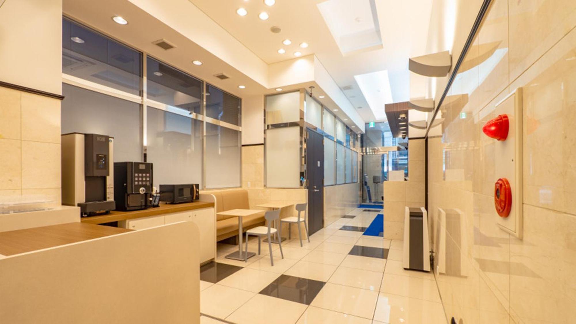 Toyoko Inn Tokyo Eki Yaesu Kita Guchi Экстерьер фото