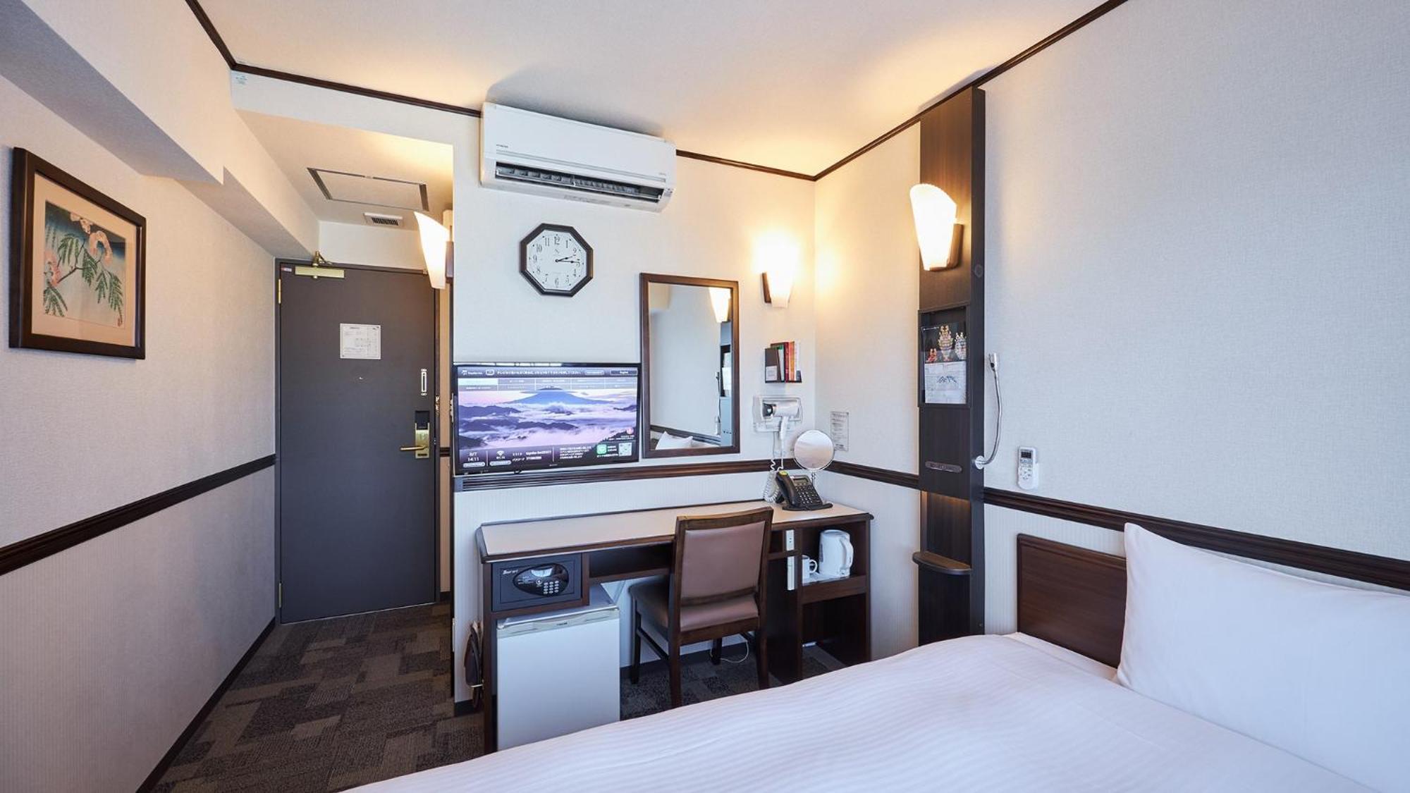 Toyoko Inn Tokyo Eki Yaesu Kita Guchi Экстерьер фото