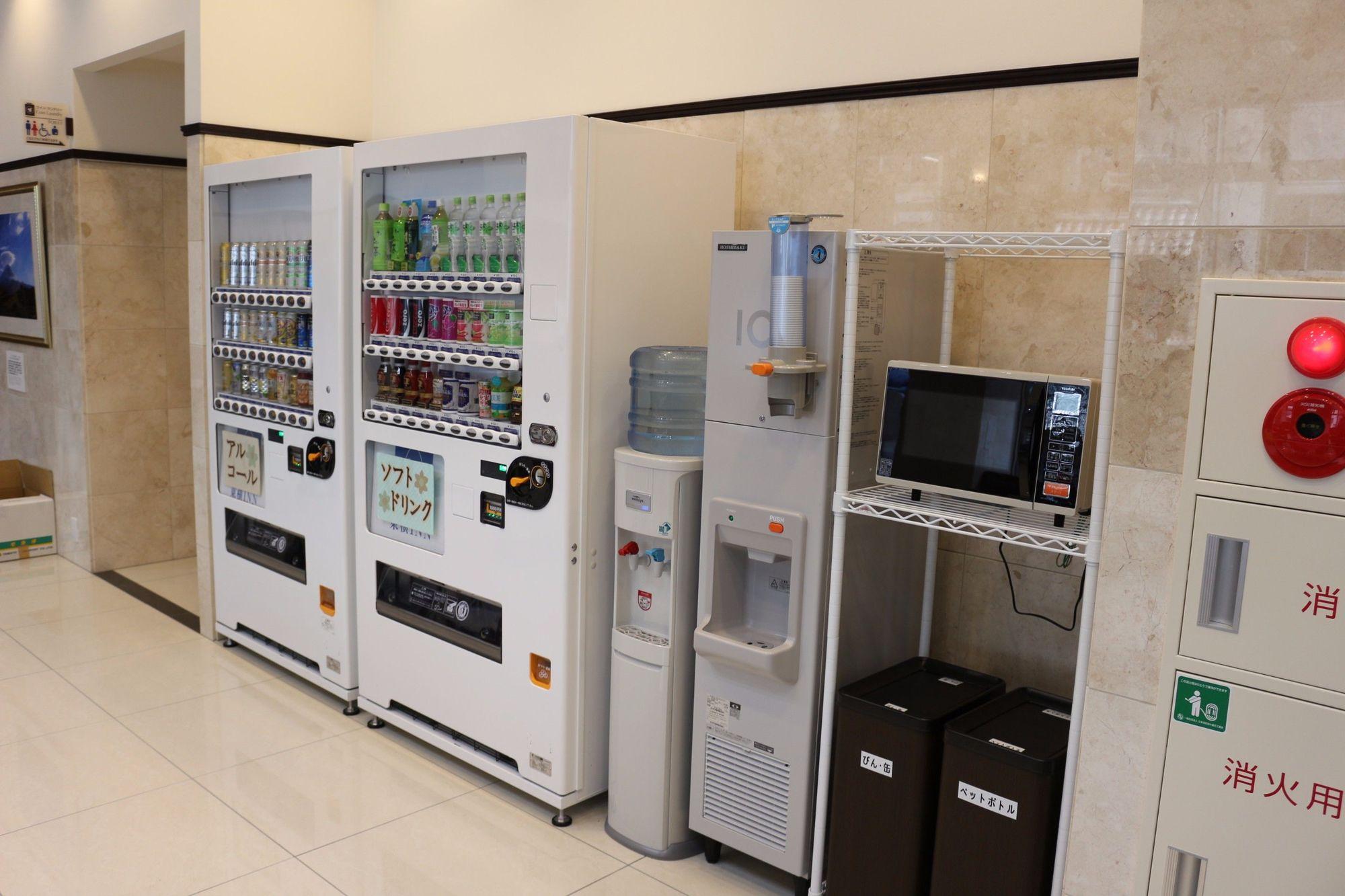 Toyoko Inn Tokyo Eki Yaesu Kita Guchi Экстерьер фото